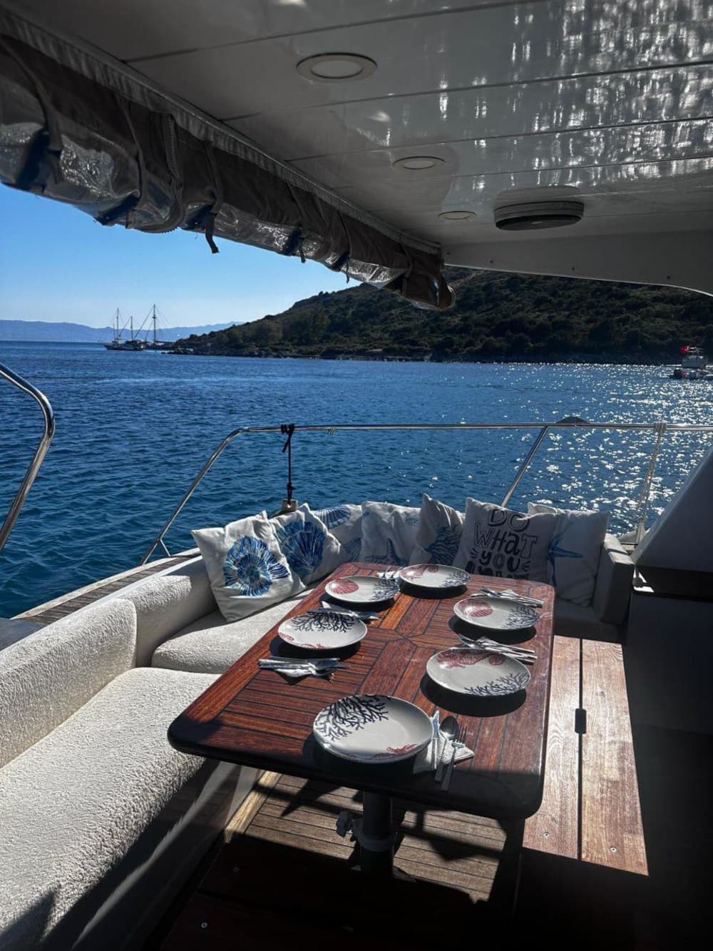 Ontdek de kust van Bodrum: een complete dagtocht aan boord van een motorboot