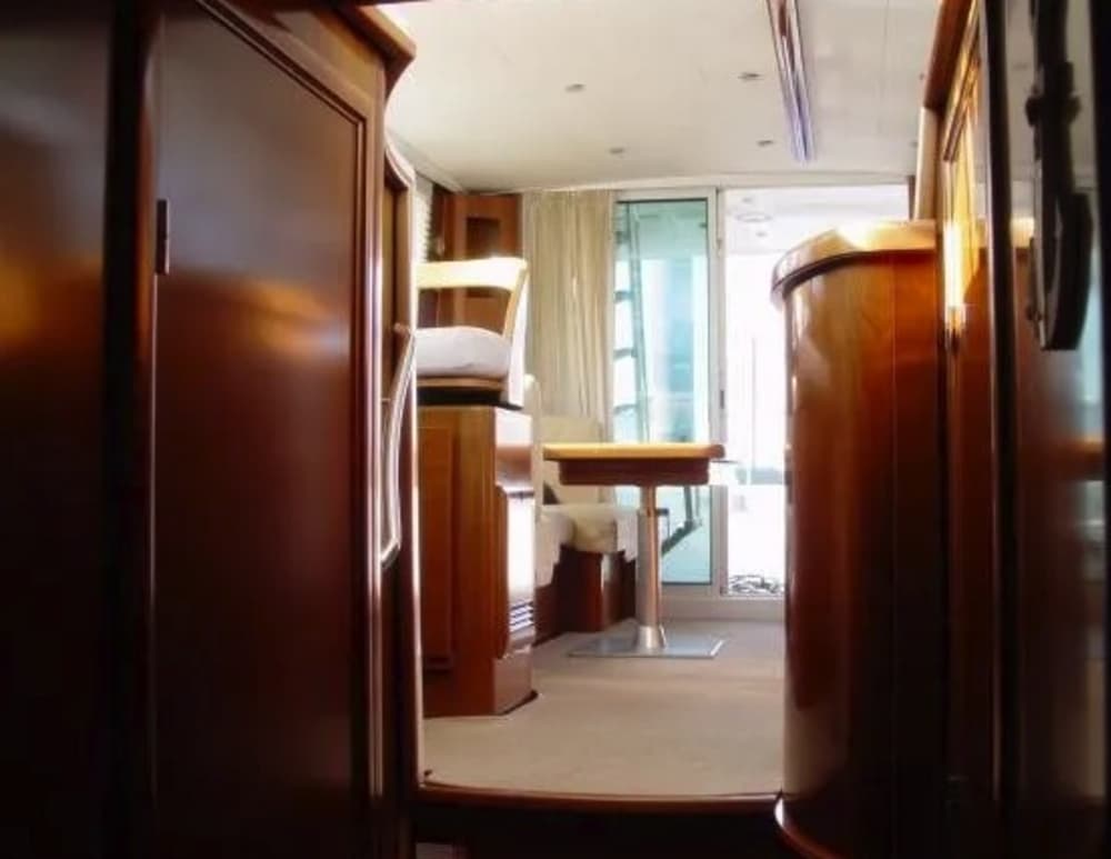 Your private motorboat for a day around Porto