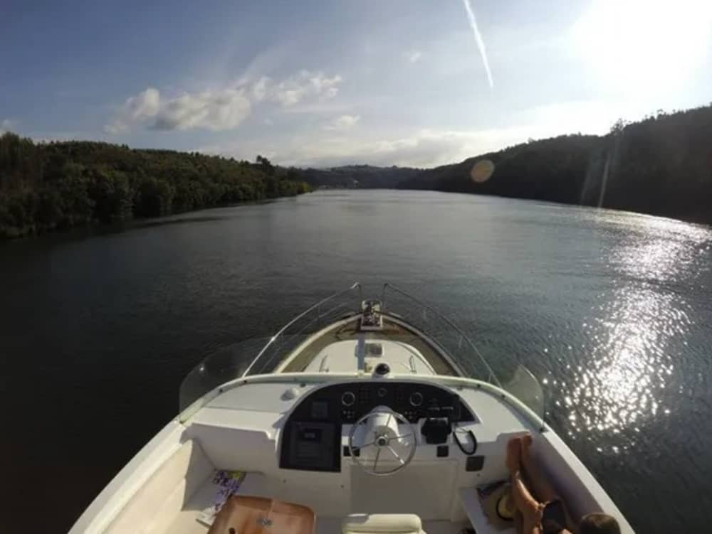 Votre bateau à moteur privé pour une journée autour de Porto
