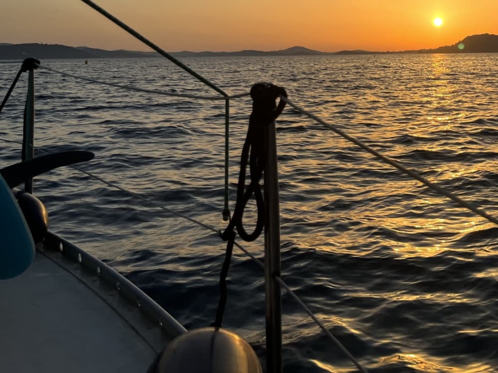 Descubra Saint-Mandrier-sur-Mer en un viaje en velero de día completo