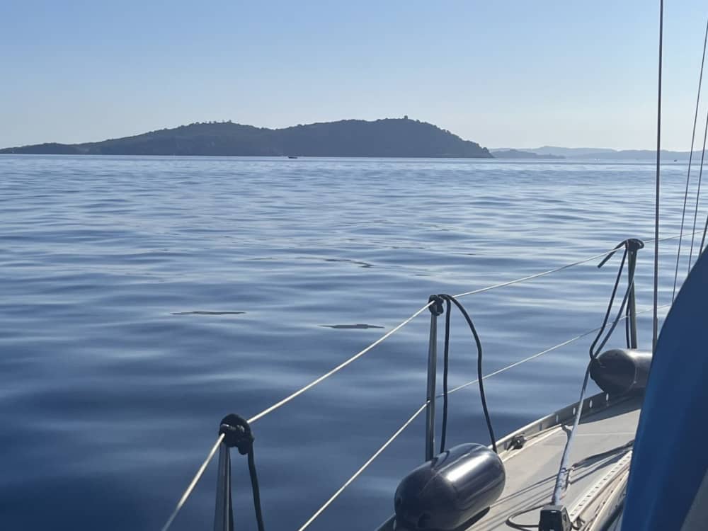 Descubra Saint-Mandrier-sur-Mer en un viaje en velero de día completo