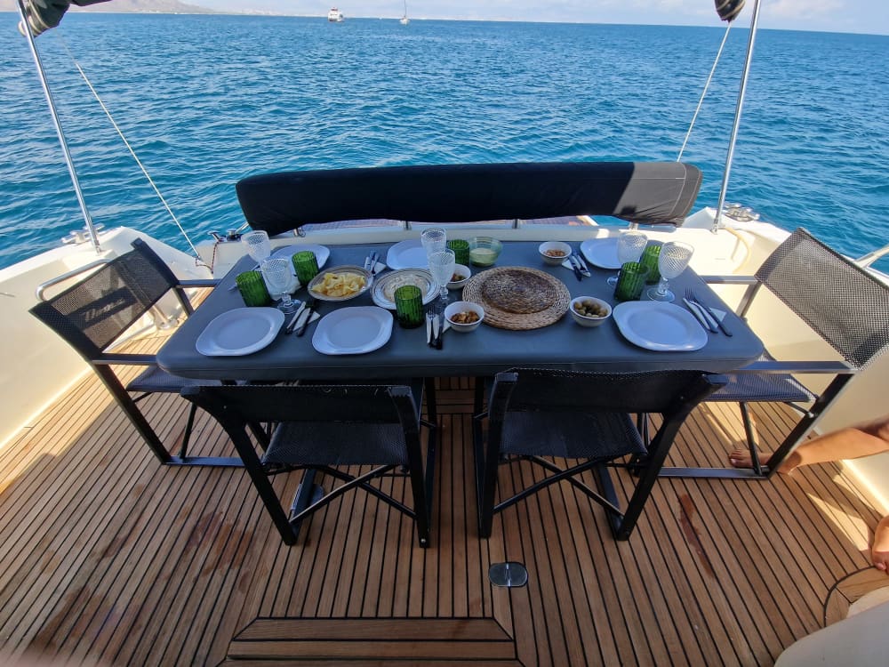 Geniet van 8 uur reistijd vanuit Santa Pola en breng de dag door op het eiland Tabarca.