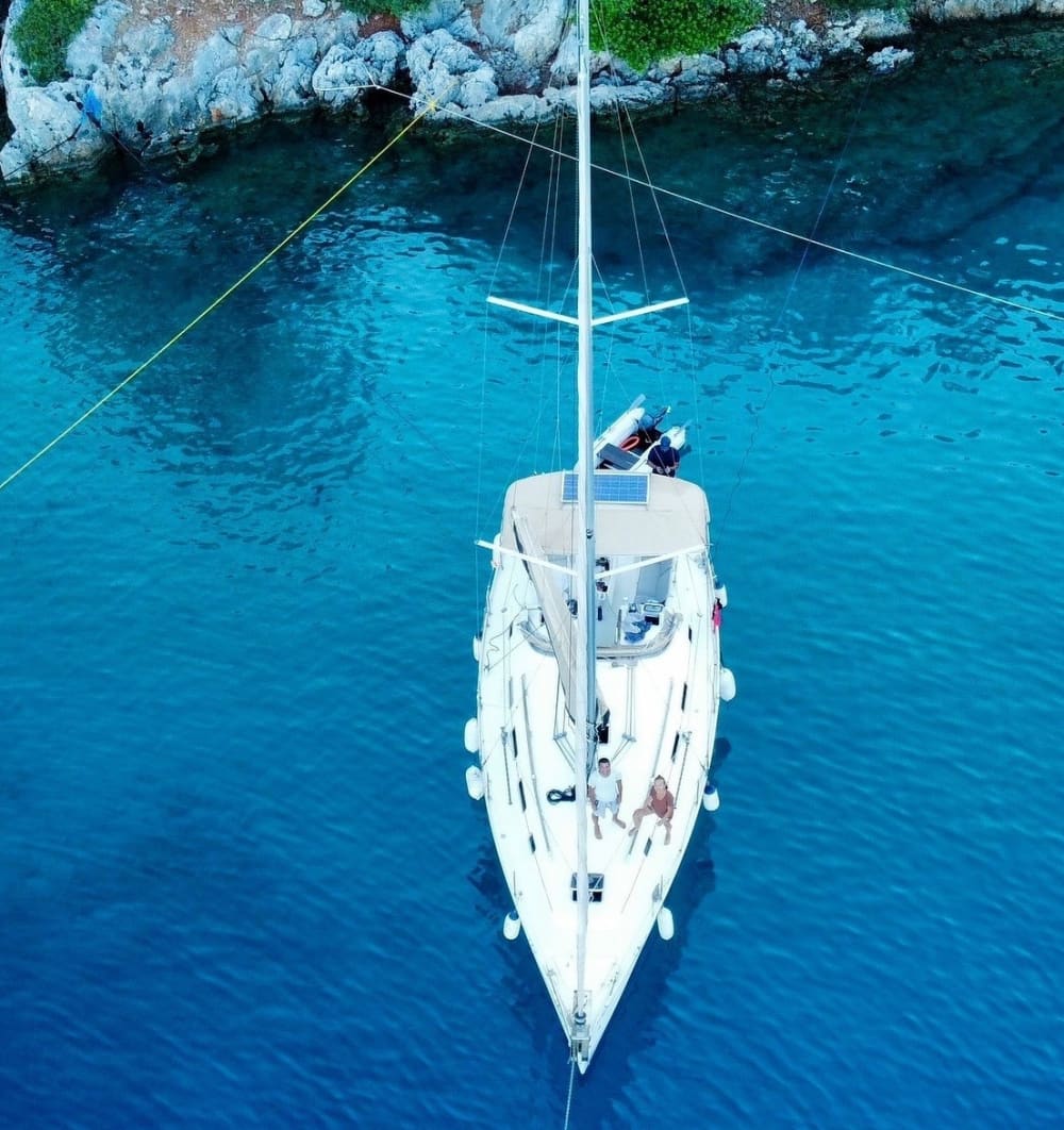 Descubra Tivat en velero durante todo un día.