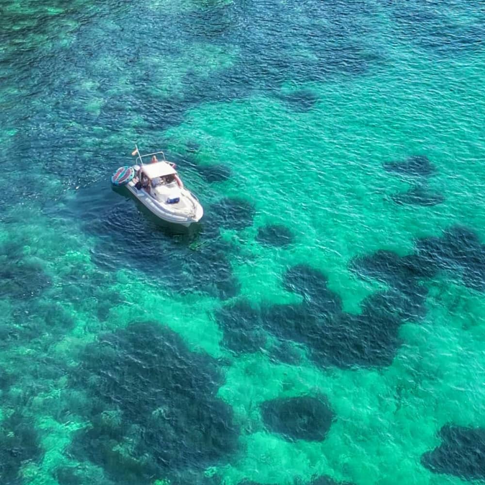 Private boat trip with water toys and 25 coves