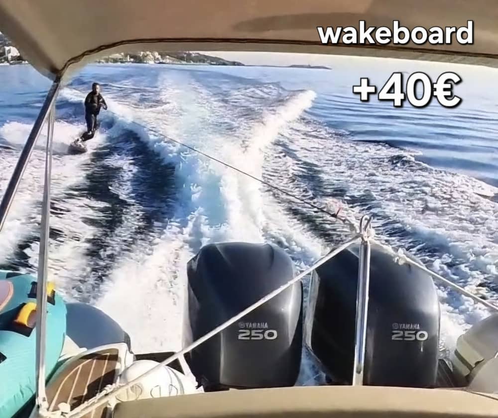 Private boat trip with water toys and 25 coves