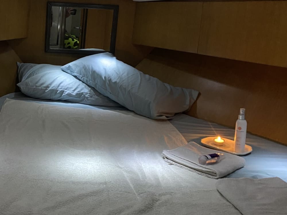 Goditi il sole con un'escursione in barca di 8 ore a Lizzano.