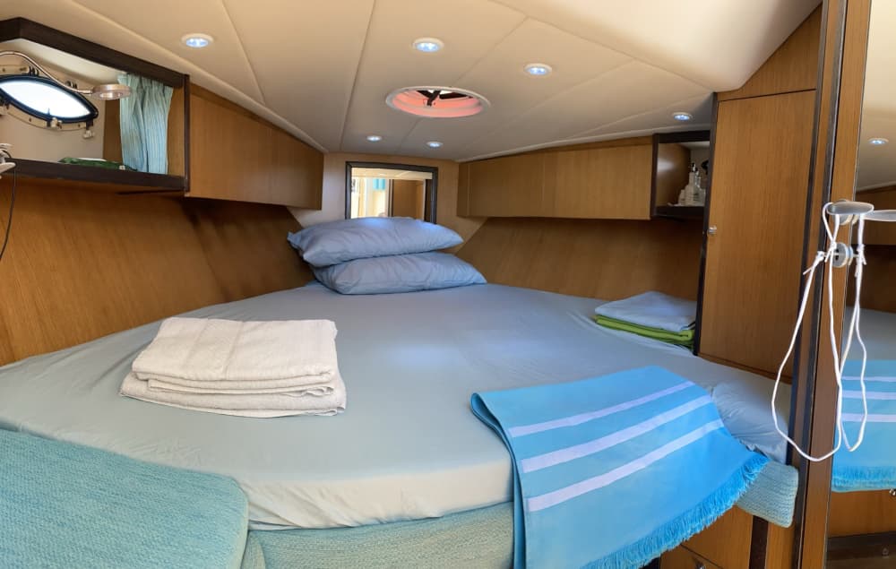 Goditi il sole con un'escursione in barca di 8 ore a Lizzano.