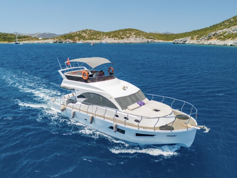 Enjoy a full day on a motorboat in Muğla