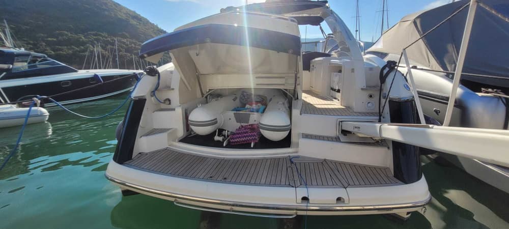 Passeio de barco privado ao redor de Terracina em uma lancha.