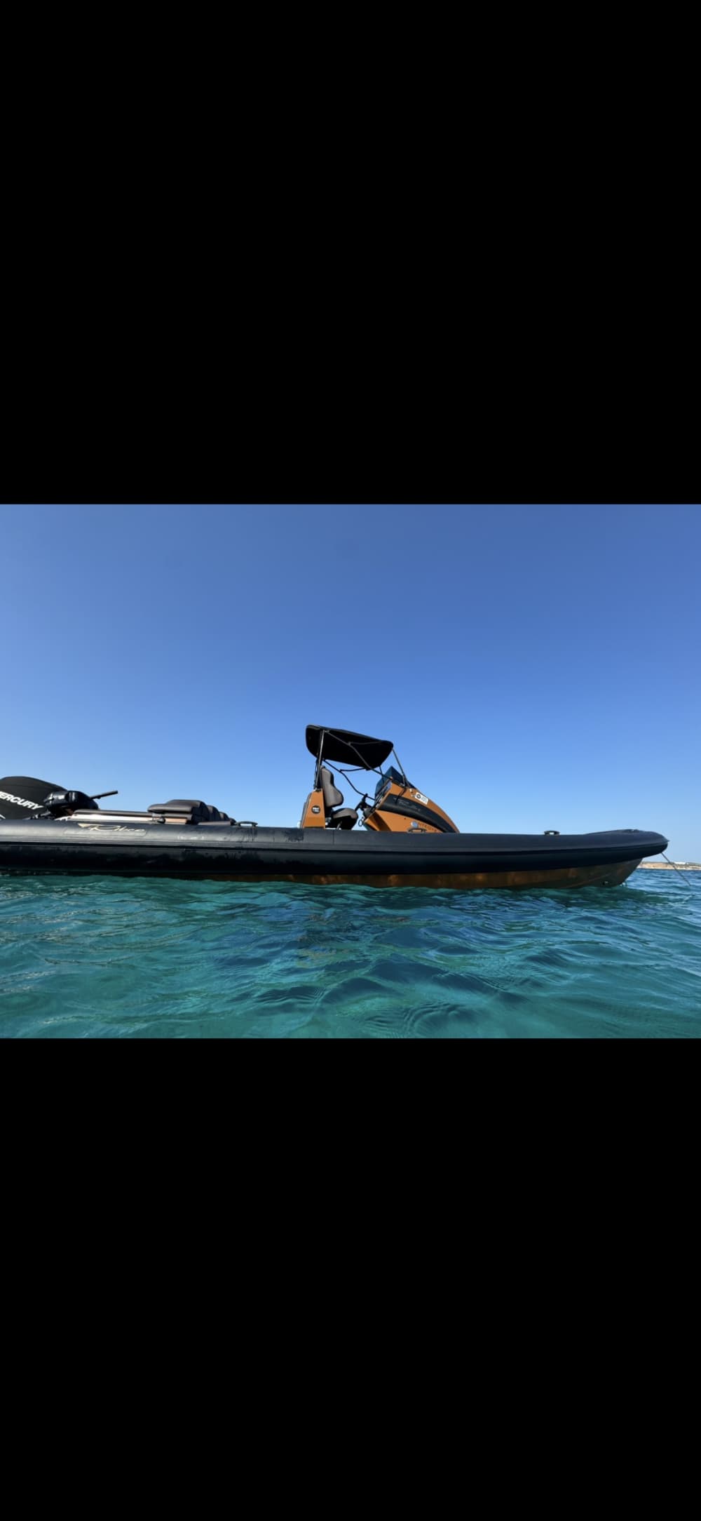 Athens escape: 4h of relaxation on a motorboat