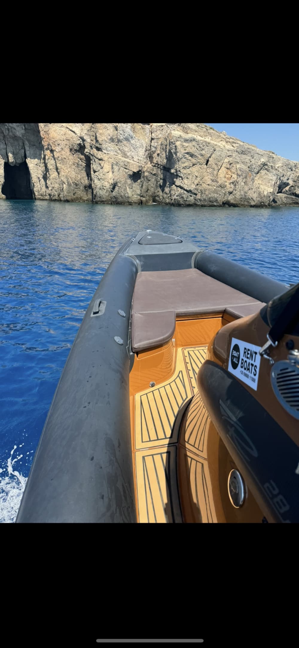 Athens escape: 4h of relaxation on a motorboat
