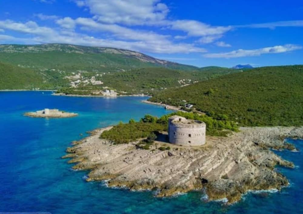 Découverte des baies de Kotor : croisière d'une journée au départ de Kotor