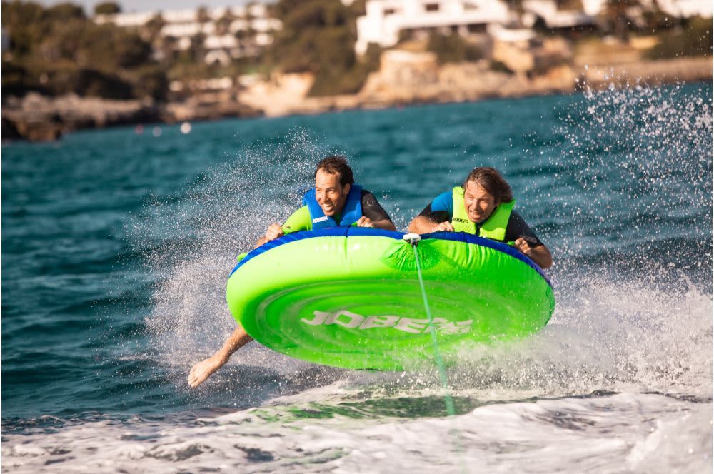 Sea, Love & Sun: A full day of emotions on a motorboat