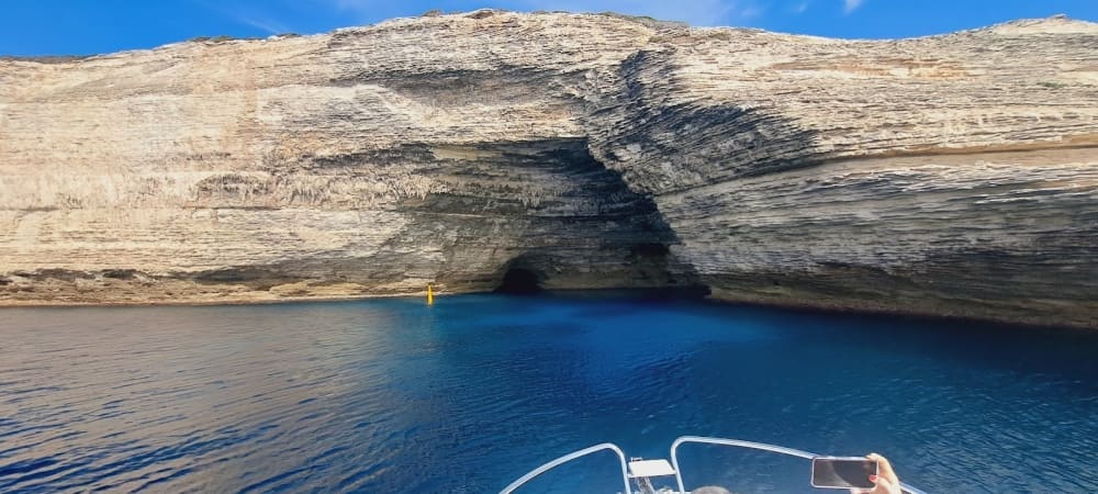 Sea, Love & Sun: A full day of emotions on a motorboat