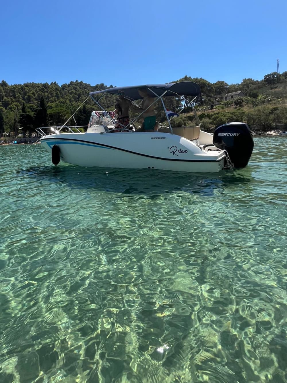 Une journée autour d'Omiš : Profitez de 6 heures de découverte en bateau à moteur