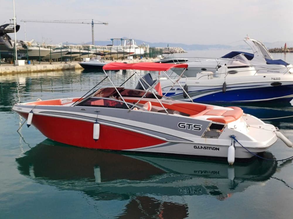 Das Beste von Tetouan findet man auf dem Wasser: Ihr privater Ganztagesausflug mit einem Motorboot