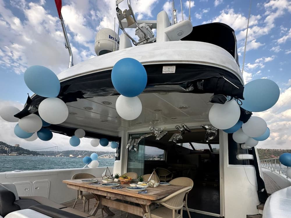 Halbtagesausflug in Istanbul mit einer Motoryacht