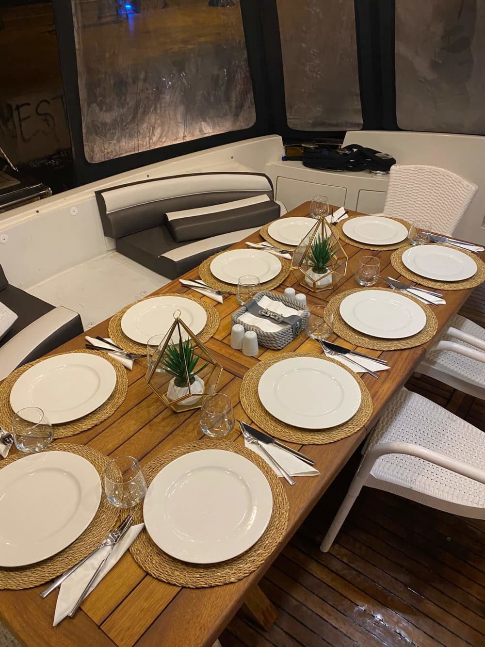 Une croisière sur mesure à Istanbul : une journée magique à bord d'un yacht à moteur