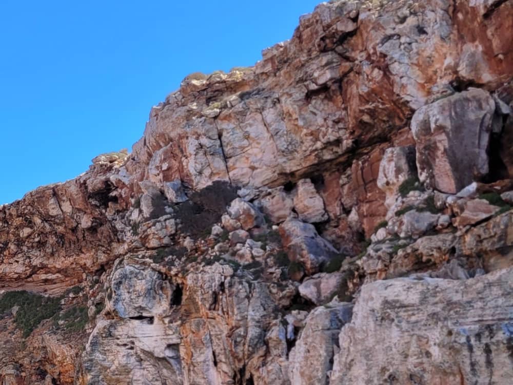 Ihr Tag auf Menorca: Mieten Sie ein Motorboot für 8 Stunden Entdeckungstour