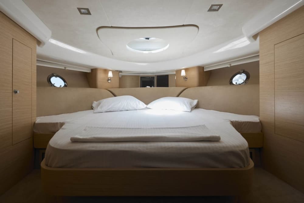 Volcanic Beauty by Sea – Cruise from Santorini to Milos & Kimolos