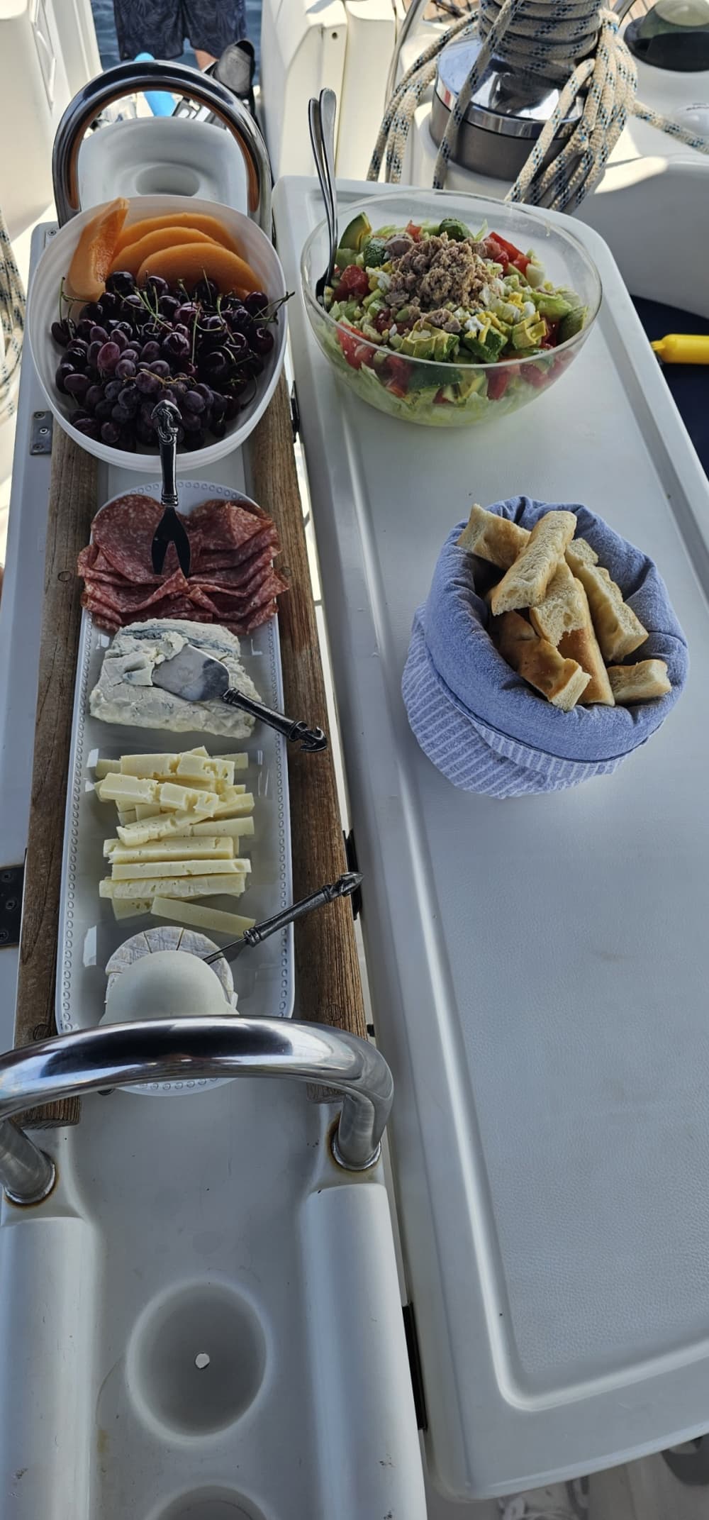 Discover Tavolara and dolphins tours