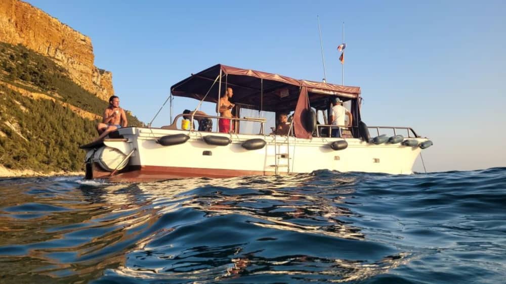 Cassis: Die 3 schönsten Calanques an Bord eines traditionellen Holzboots