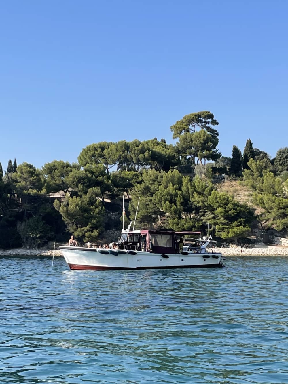 Cassis: Die 3 schönsten Calanques an Bord eines traditionellen Holzboots
