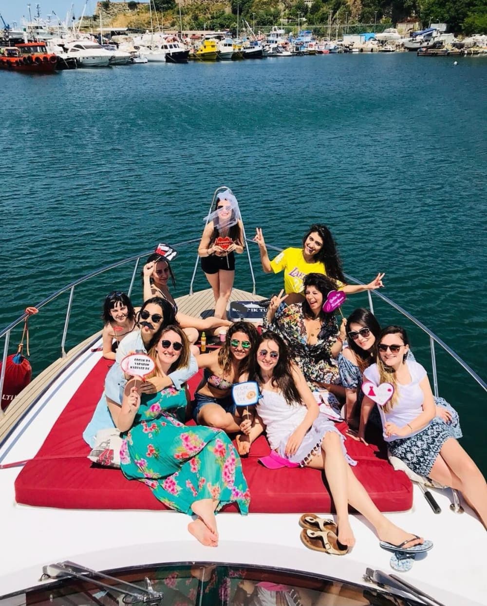 Halbtägige Bosporus-Kreuzfahrt: Entdecken Sie die Schönheit Istanbuls