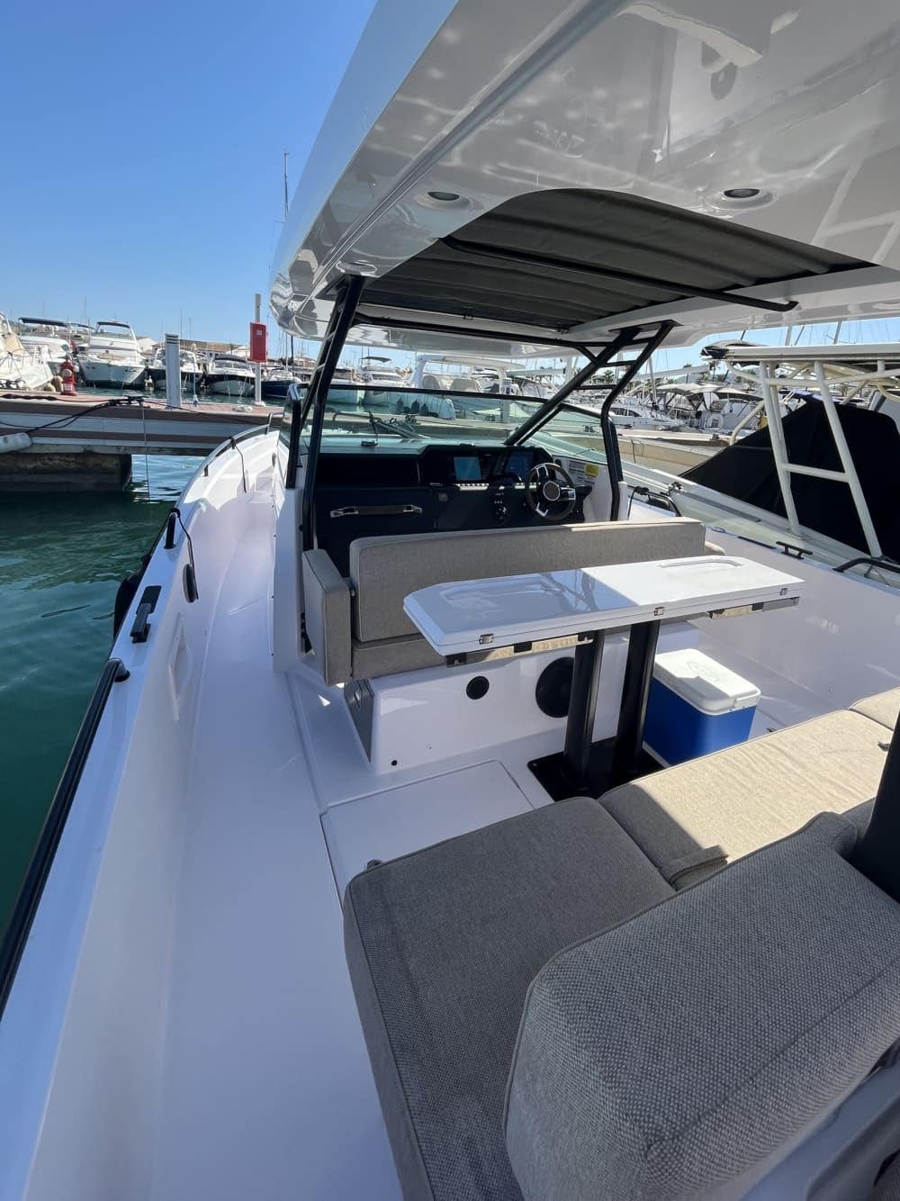 Upptäck Alcúdia på en motorbåt i 8 timmar