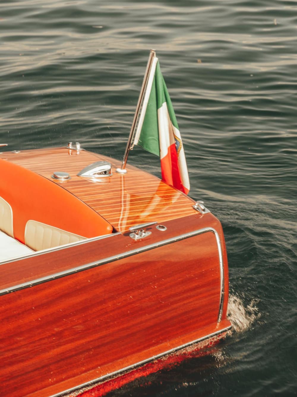 Elegância na Água – Um Cruzeiro de 2 Horas a Bordo do Icônico Riva Super Florida