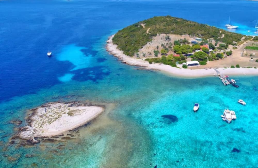 Cueva Azul y Escape a 5 Islas: 10 Horas de Belleza