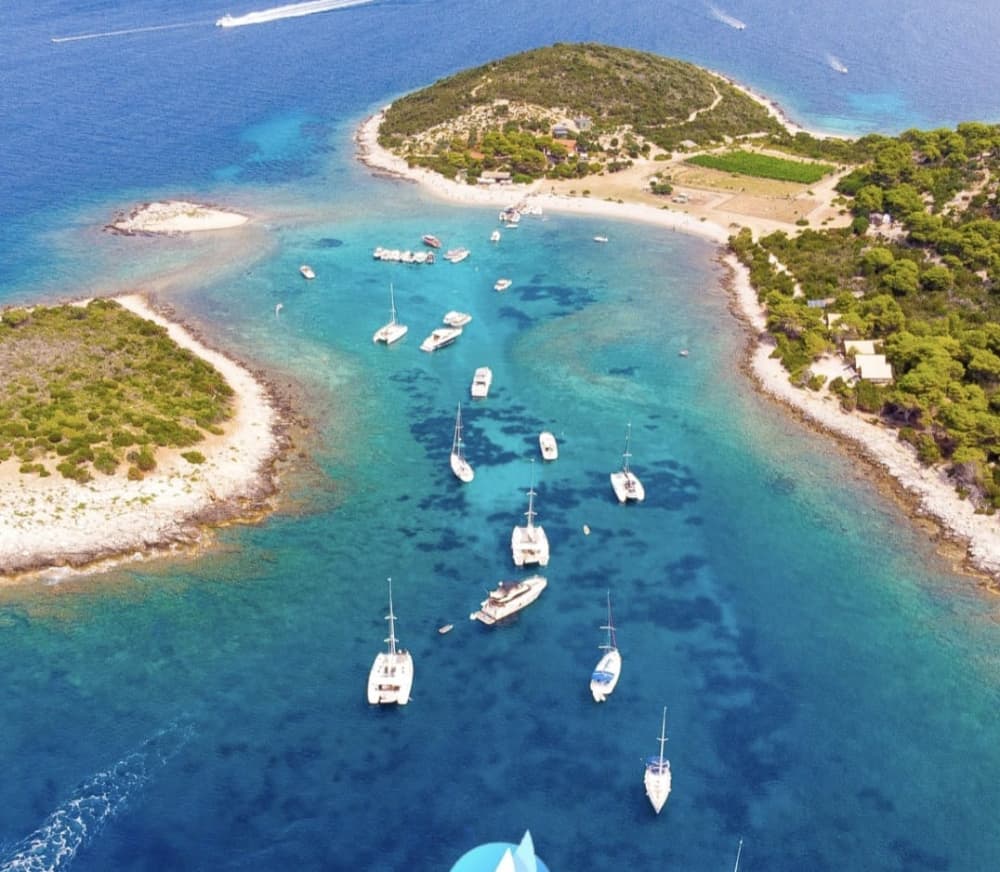 Cueva Azul y Escape a 5 Islas: 10 Horas de Belleza