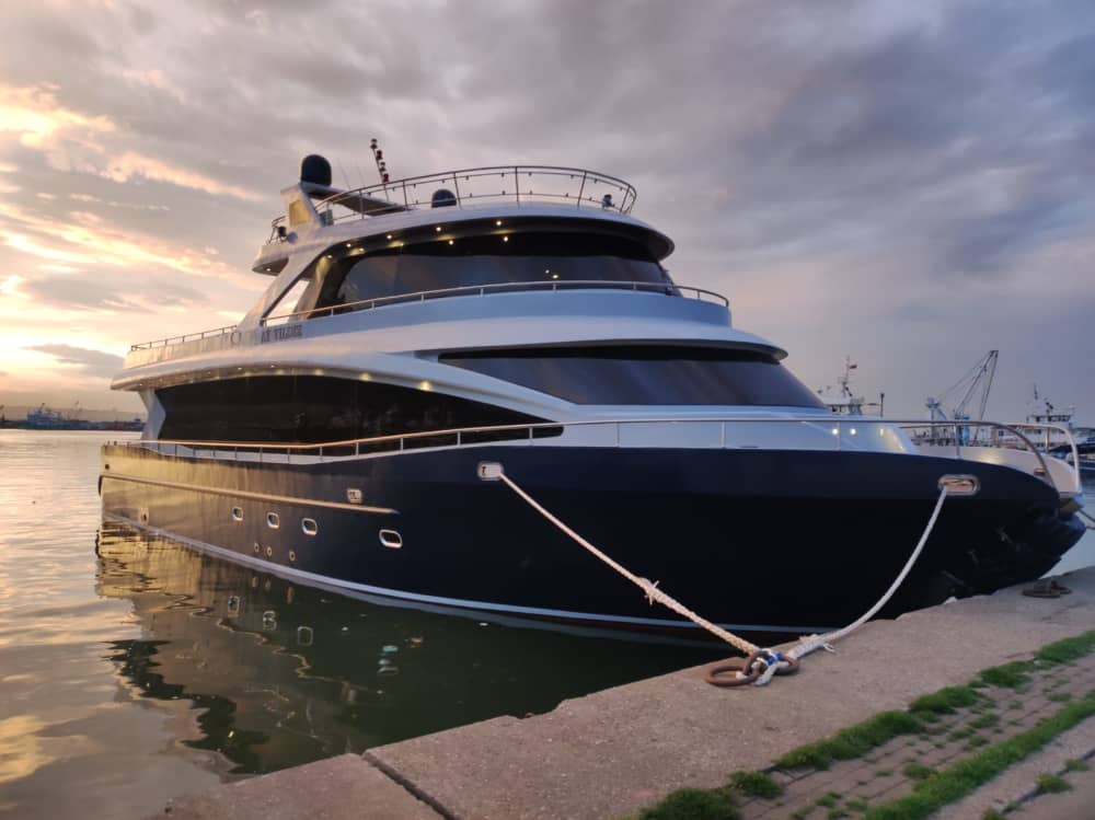 Bosphorus Elegance: Esperienze esclusive in yacht per VIP ed eventi