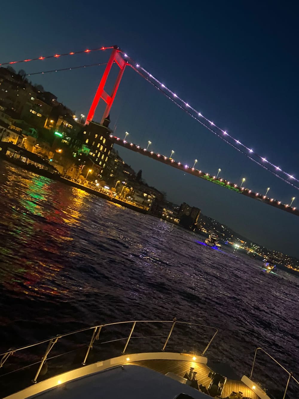 Yacht tour under the lights of the Bosphorus