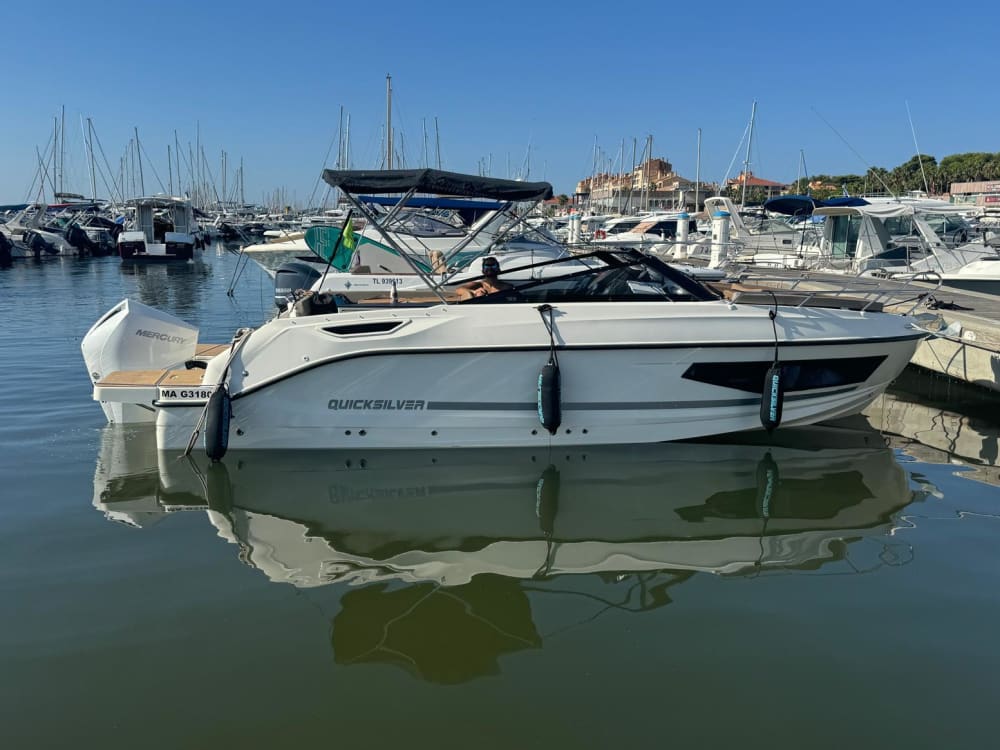 Unvergessliche Erlebnisse auf See: Verbringen Sie 9 Stunden und 30 Minuten mit der Erkundung von Hyères.