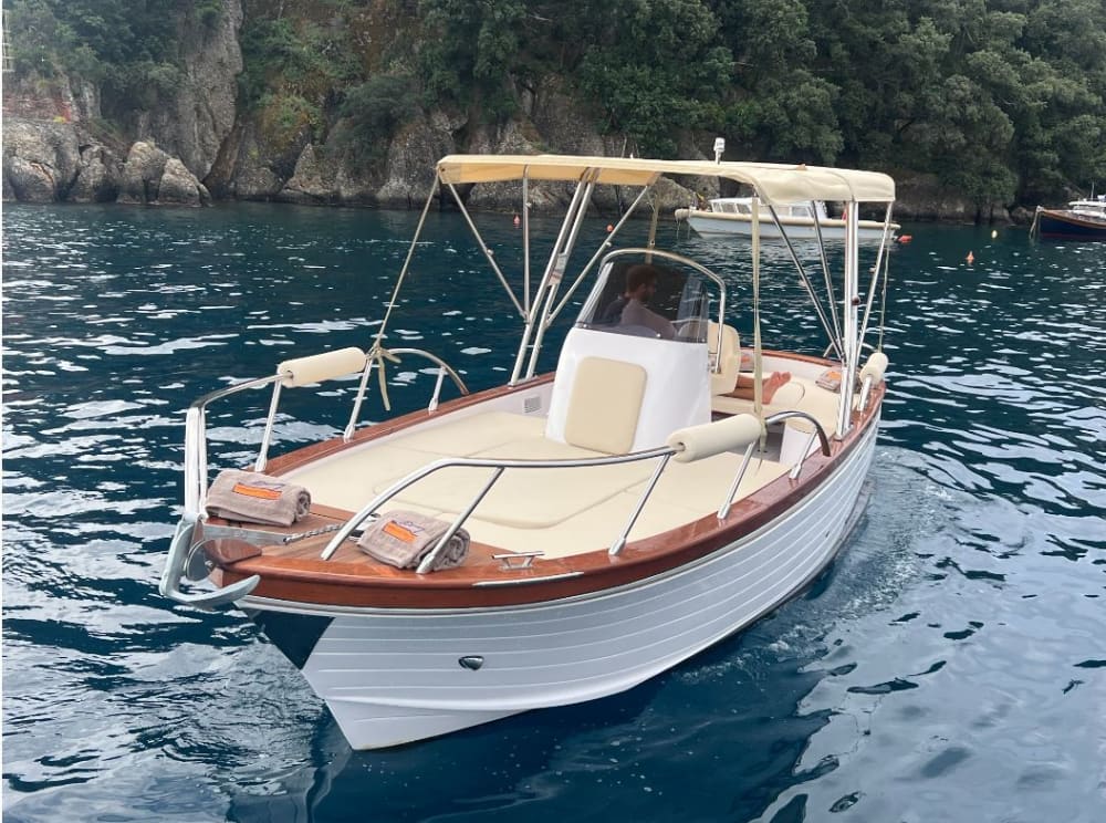 Un dia per descobrir Rapallo: La veritable Dolce Vita en una llanxa de motor