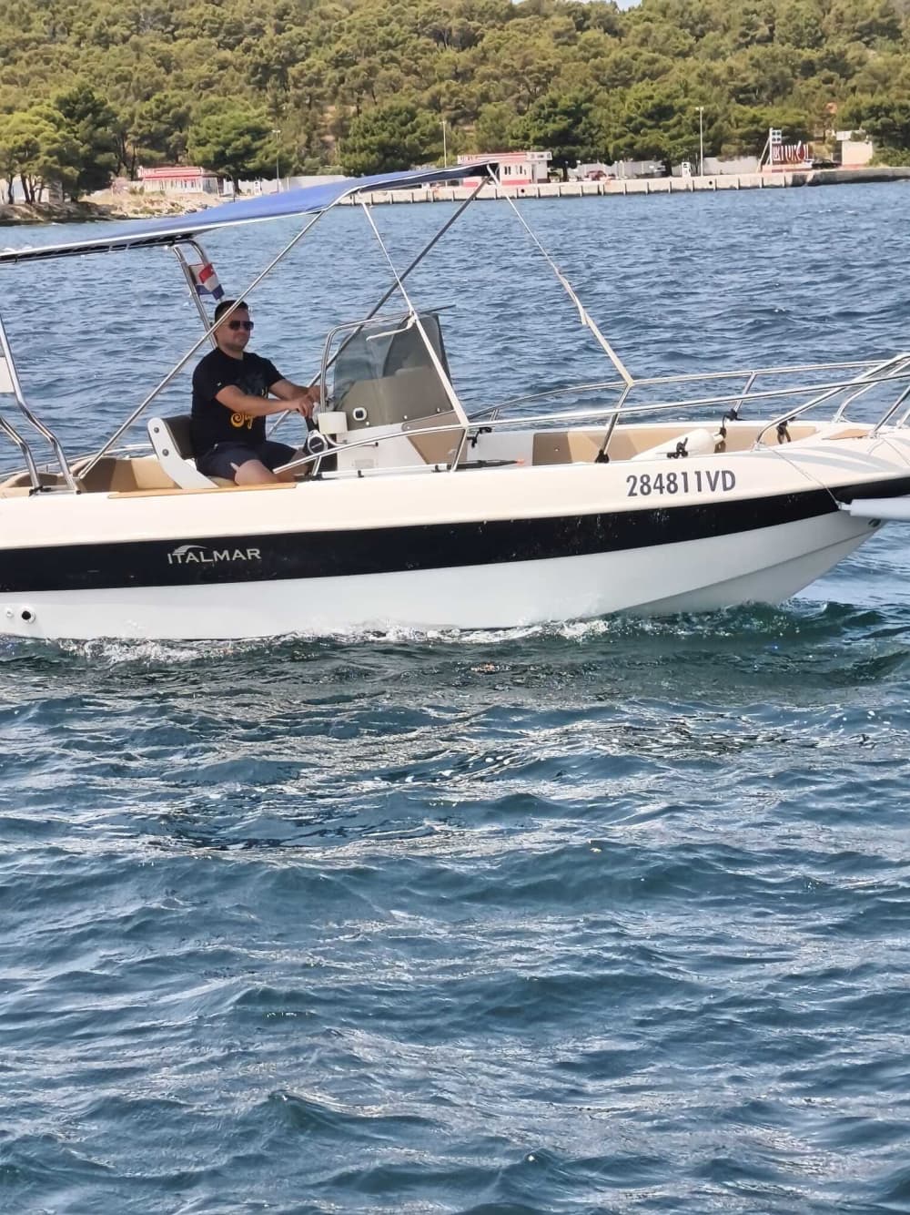 Šibenik'te bir gün, motorlu tekneyle