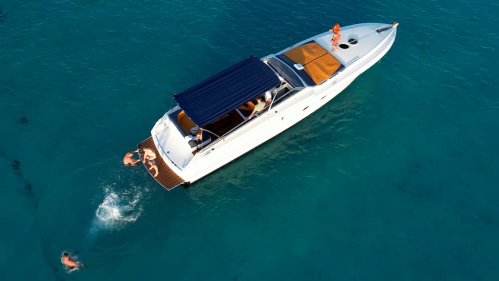 4h boat trip in Ibiza to enjoy the sun and the sea