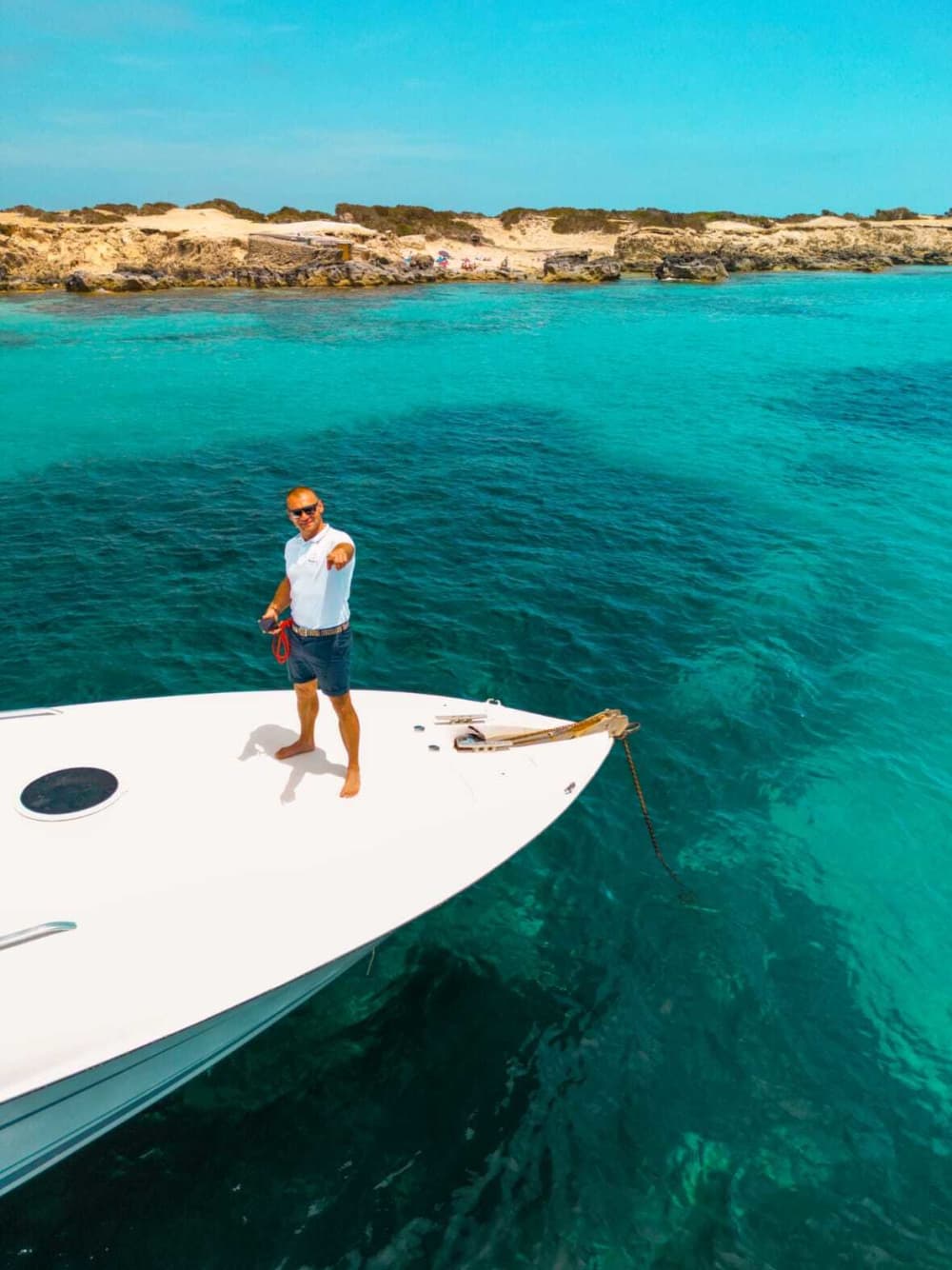 4h boat trip in Ibiza to enjoy the sun and the sea