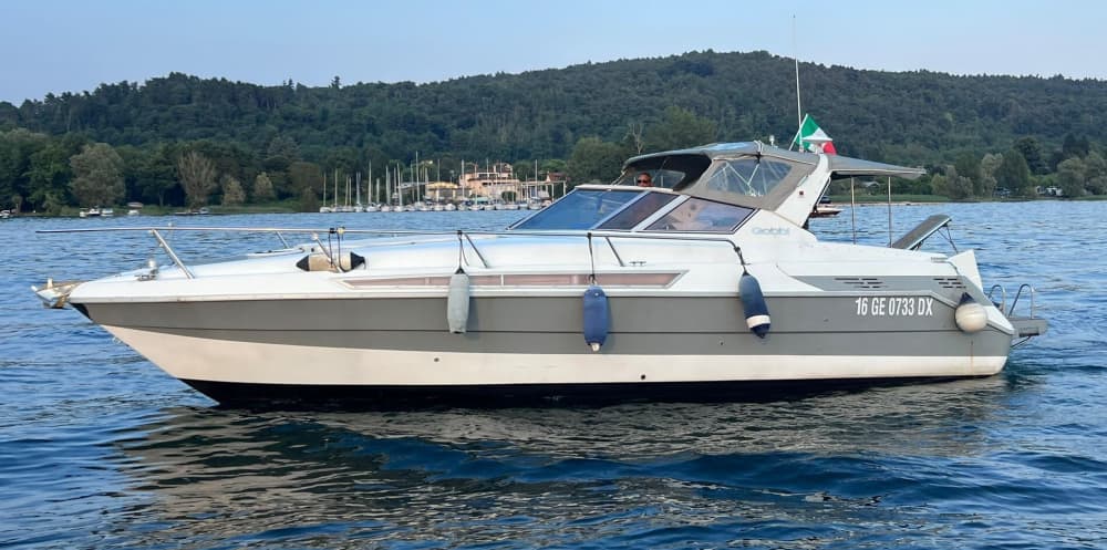 Njut av solen på en 9 timmar lång båttur i Angera