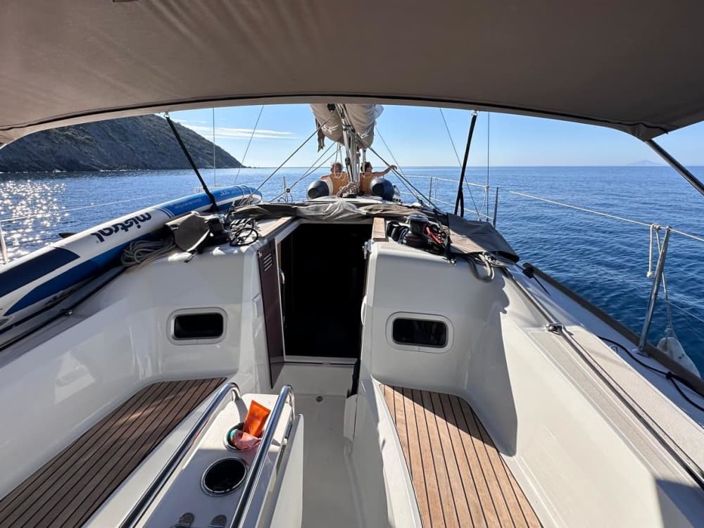 Escursione in barca a vela di un'intera giornata a Riva del Garda.