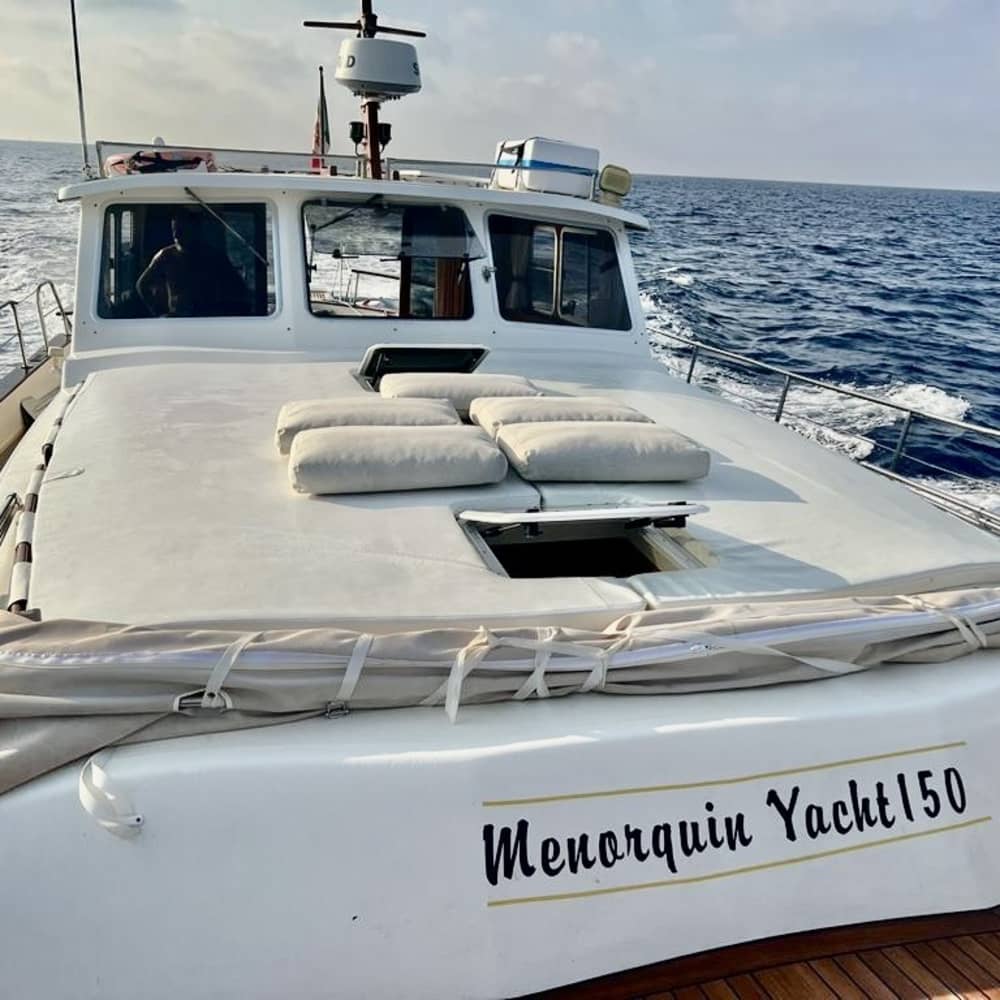 3 uur en 45 minuten om Elba te ontdekken per motorboot.