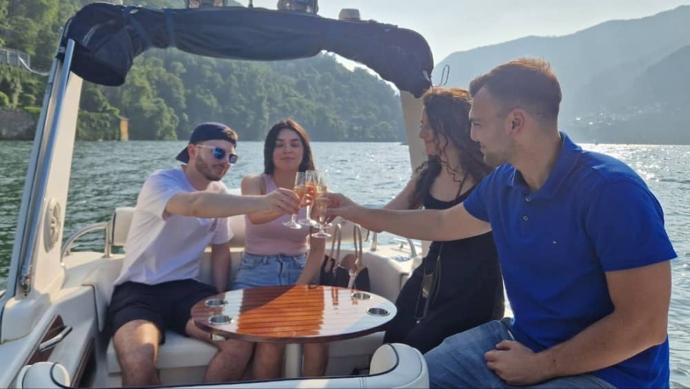 Tre Ore di Sogni: Il Lago di Como in un Tour Panoramico
