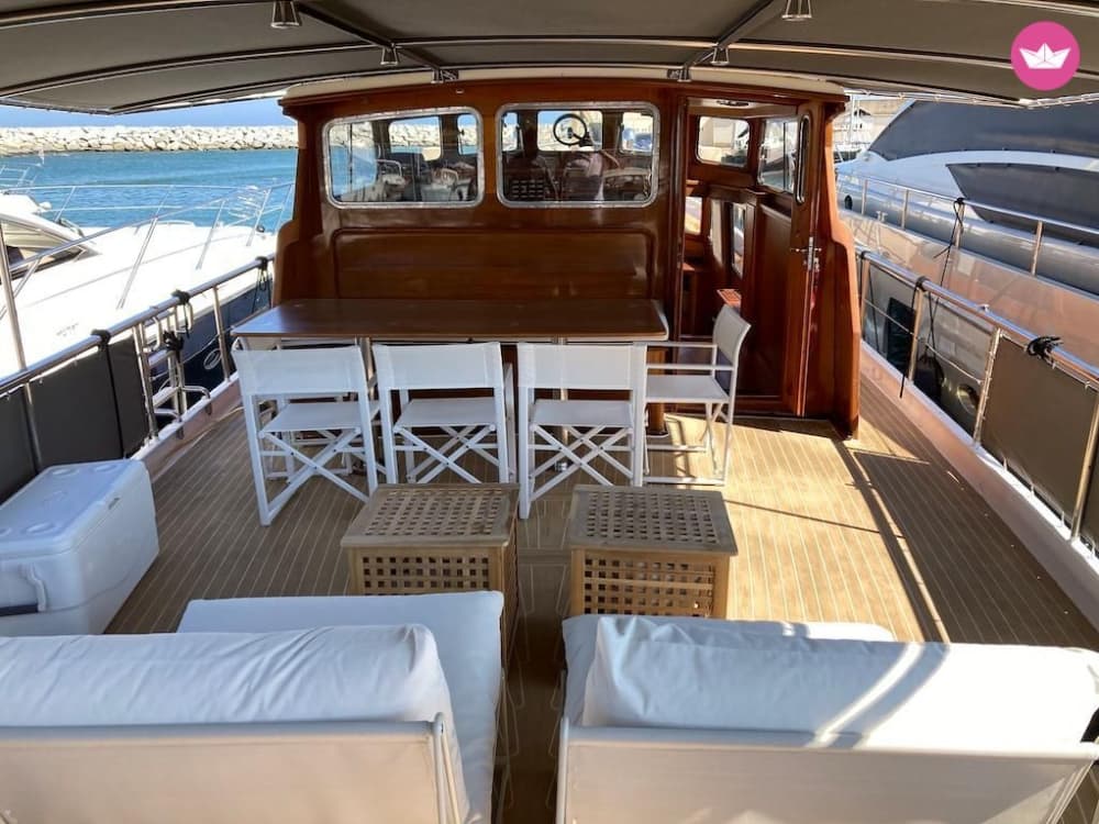 Golden Hour Escape – Küstenkreuzfahrt mit Getränken und Aussicht