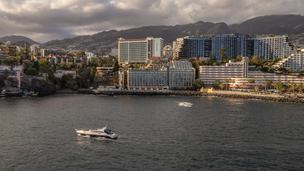 Twoje prywatne doświadczenie w Funchal: Ekskluzywny dzień na pokładzie jachtu motorowego