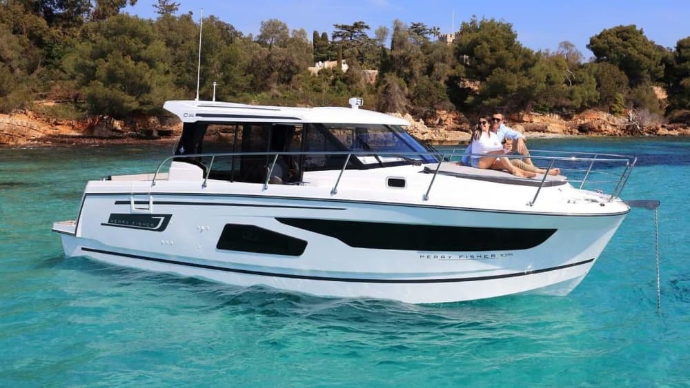 Scopri Fontane Bianche: una crociera privata di un giorno intero