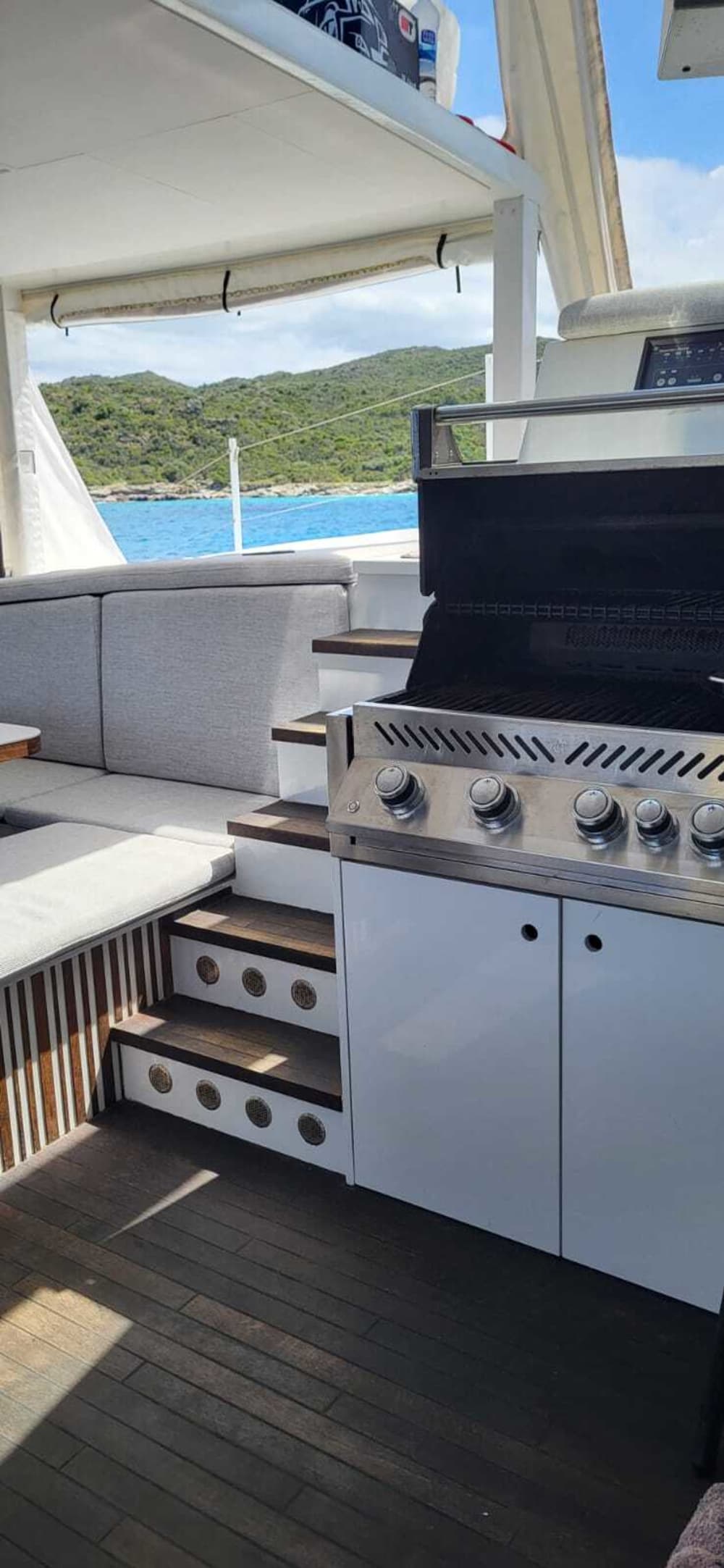 Escursione in barca di un'intera giornata a L'Île-Rousse e alle calette selvagge della Corsica.