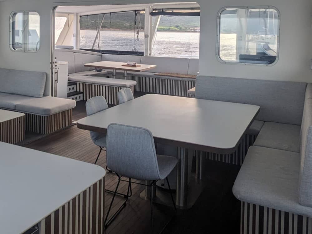 Escursione in barca di un'intera giornata a L'Île-Rousse e alle calette selvagge della Corsica.