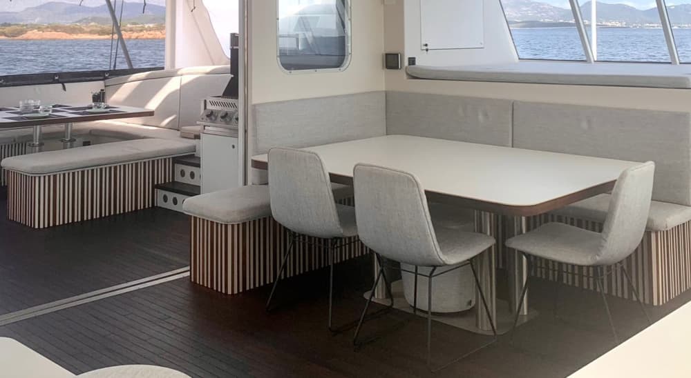 Escursione in barca di un'intera giornata a L'Île-Rousse e alle calette selvagge della Corsica.