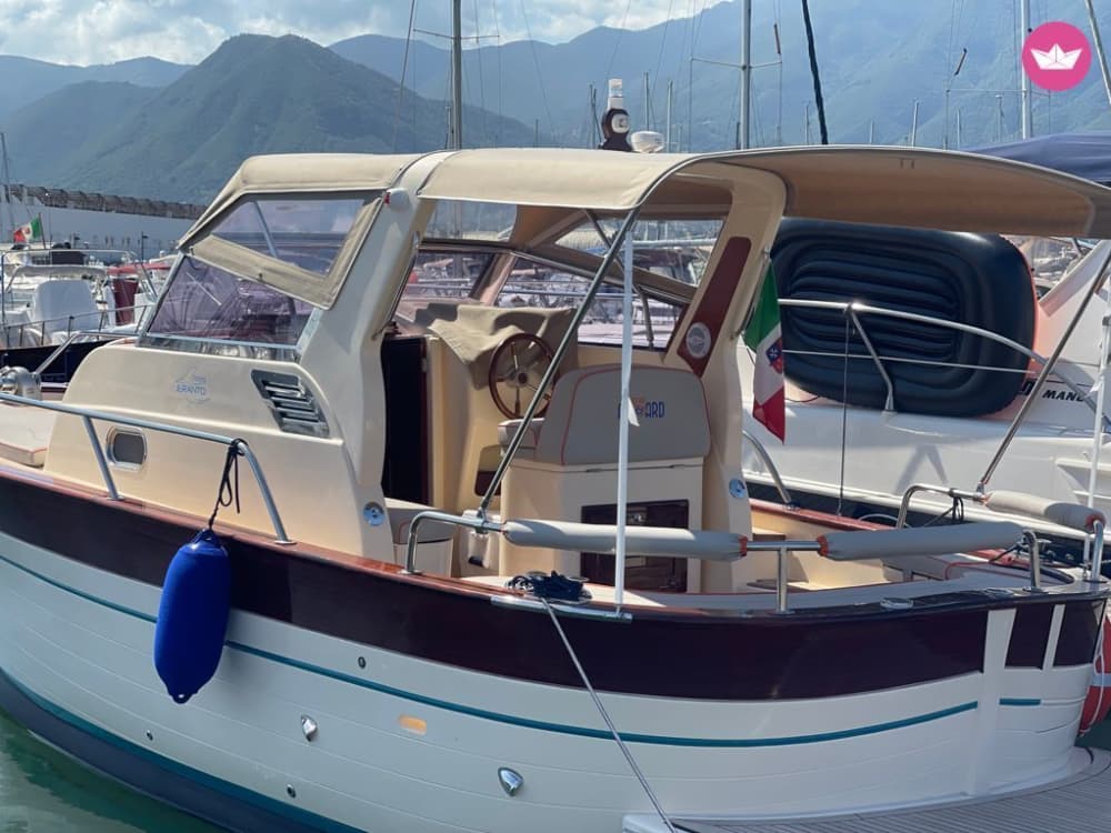 En dag i Piano di Sorrento på en motorbåt